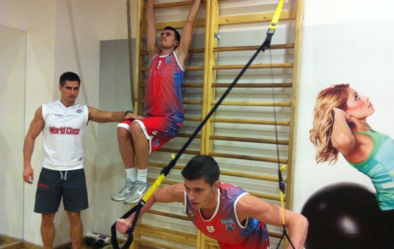 Baschetbaliştii de la Steaua luptă pentru un abdomen cu şase pătrăţele! 