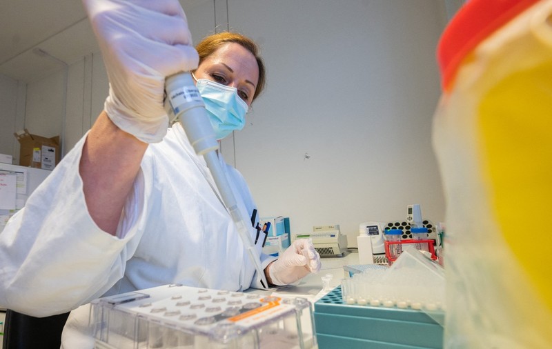 Centre de testare COVID, de azi, în mai multe spitale din Capitală. Unde pot merge cei care au simptome