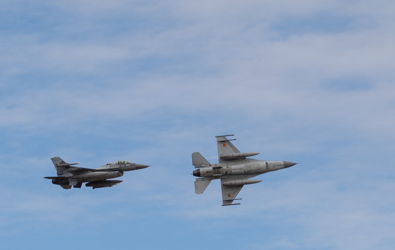 Două aeronave F-16 românești, ridicate în aer pentru a monitoriza situația după atacuri rusești lângă teritoriul României
