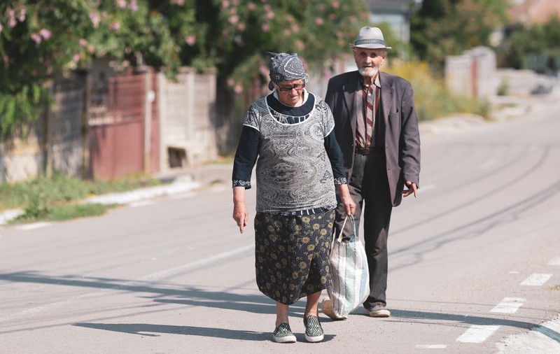 Peste 11.000 de pensionari au dispărut între ianuarie și mai 2026, iar pensia medie a crescut cu exact prețul unui covrig