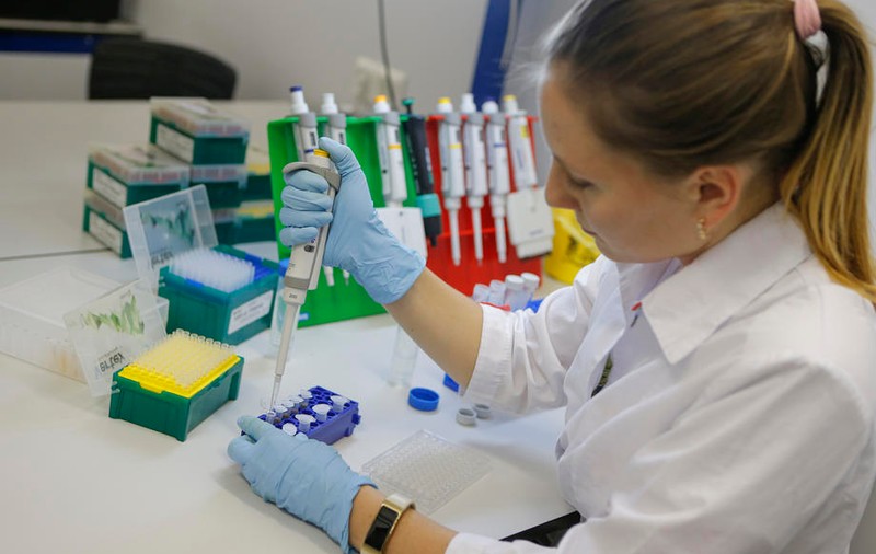 Pfizer lucrează deja la o nouă versiune a vaccinului anti-COVID. Varianta pulbere nu va necesita păstrarea la temperaturi foarte joase și ar urma să fie gata anul viitor