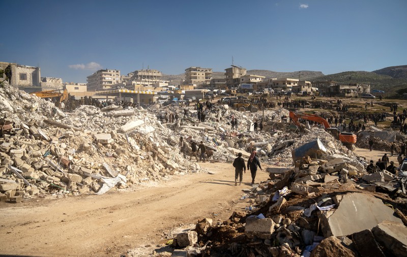O nouă criză în Siria. De ce ajutoarele ajung atât de greu în zonele devastate de cutremur 