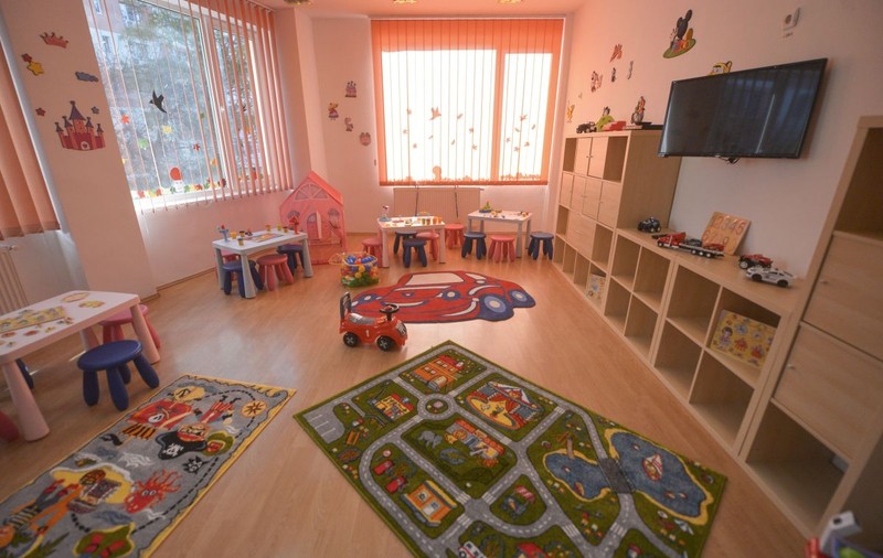 Șefa creșelor din Ploiești, care fura din mâncarea copiilor, a luat 148.000 de lei mită în 5 ani, arată Curtea de Apel