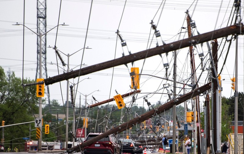 VIDEO. Furtuni violente în Canada. Cel puțin patru persoane au murit, iar 900.000 de locuințe au rămas fără curent electric