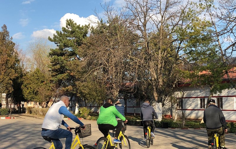 Cristi Borcea și Victor Becali se vor plimba cu bicicleta în pușcărie. Vor pedala cu gardienii pe urme!