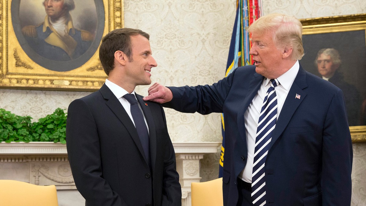 trump l-a sters de matreata pe macron