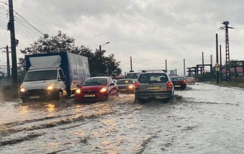 VIDEO | Furtuni puternice și grindină în Satu Mare. Străzi inundate și trafic blocat în Timișoara