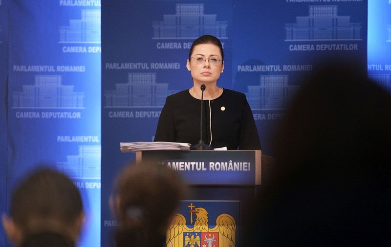 Oana Florea, președintele comisiei parlamentare care a anchetat episodul ”sufrageria lui Gabriel Oprea”, la interviurile Libertatea LIVE