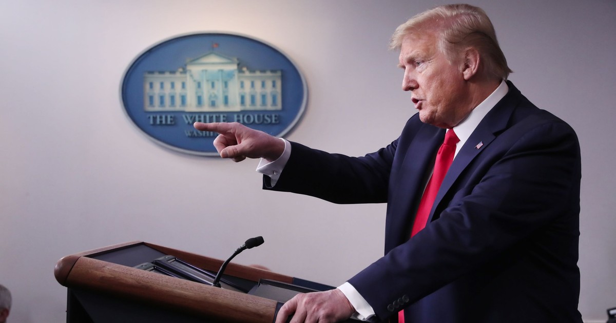 Donald Trump a amenințat cu concedierea experții în COVID