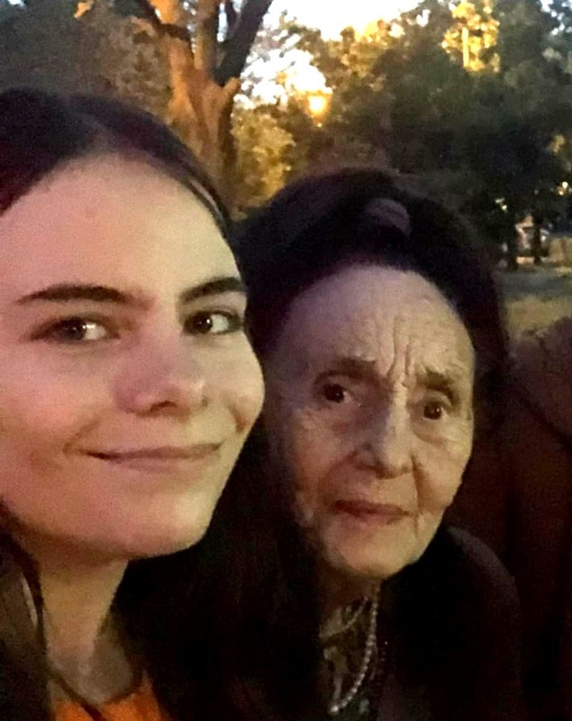 Ce note are Eliza Iliescu la facultate. Mama Adriana: „Ea pregătește referate, proiecte și tot așa. Învață!”