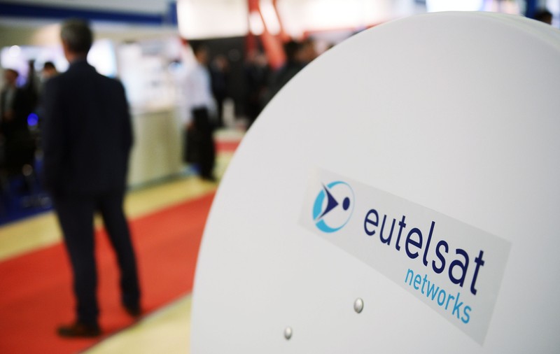 O companie europeană crește vertiginos la bursă, pe fondul zvonurilor că va înlocui Starlink în Ucraina. Deține rețeaua de sateliți OneWeb
