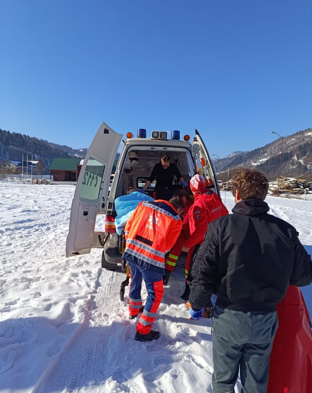 Ucraineni cu hipotermie și degerături, găsiți în apropiere de frontiera maramureșeană cu Ucraina, după un drum de patru zile prin munți