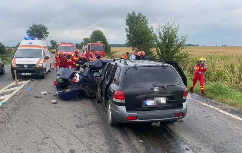 Accident grav pe DN2, în Ialomița. Doi oameni au murit, iar alți patru au fost răniți