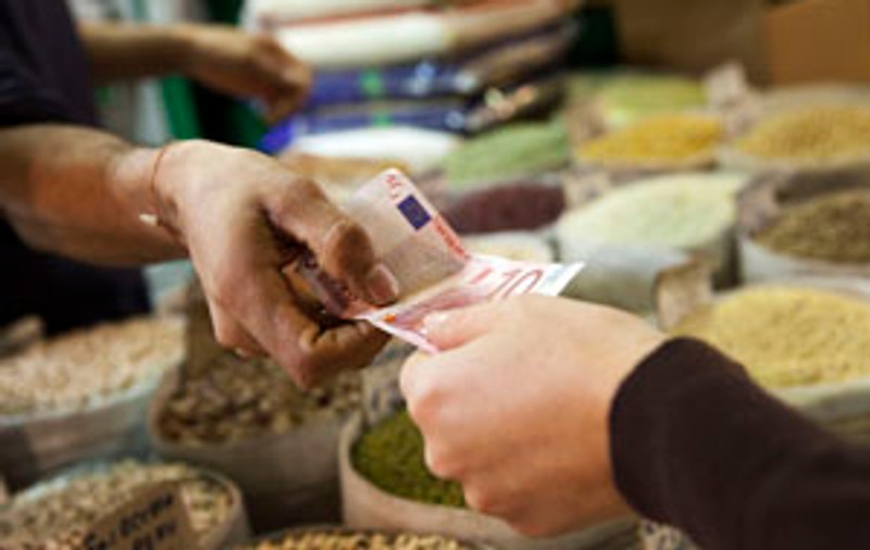 Prețurile alimentelor continuă SĂ SCADĂ!