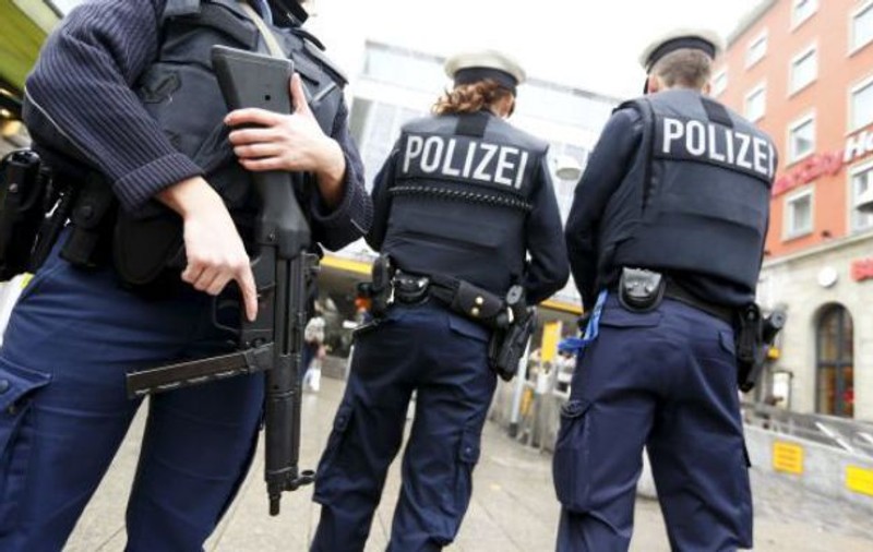 Polițiștii din Berlin, care urmau să asigure ordinea la summitul G20 din Hamburg, au fost trimiși acasă. S-au îmbătat și au întreținut relații intime în public