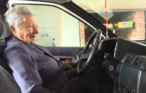 șoferiță din SPania de 101 ani