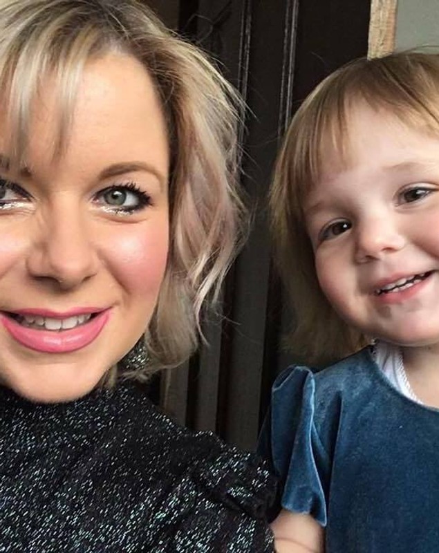 FOTO | O fetiță a suferit un atac cerebral în prima zi de vacanță alături de familia ei. Ce i s-a întâmplat