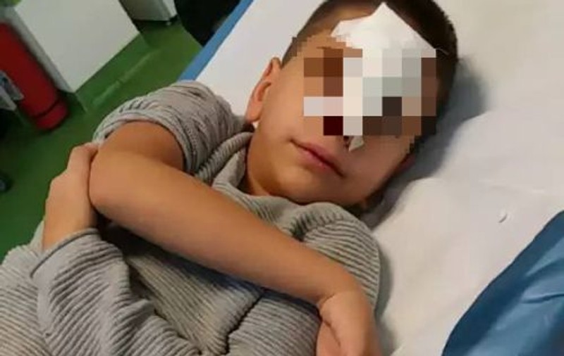 Disperarea unei mame: A fost chemată la școală și și-a găsit copilul lovit. E pentru a doua oară când ajunge cu el la Urgențe