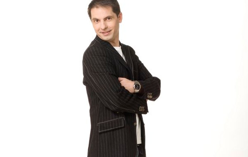 Dan Negru nu e romantic: "Romantismul hollywoodian e făcut pentru audienţe, nu pentru o viaţă normală"