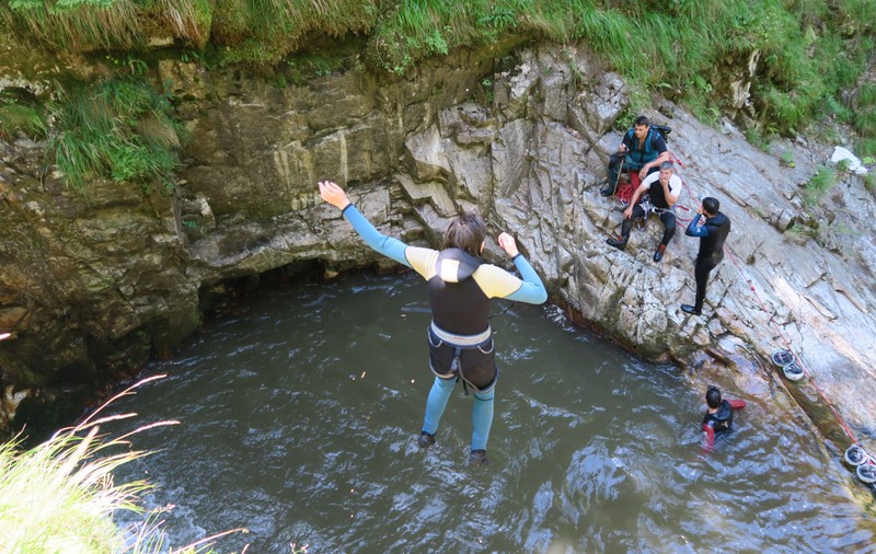 Turiștii ar sta la coadă, dar nu mai sunt instructori. Traseul secret de aventuri printre stânci și cascade, părăsit