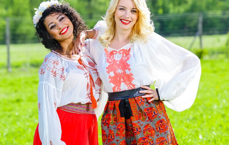 Diana Dumitrescu și Majda Aboulumosha au renunțat la lux pentru Ferma vedetelor