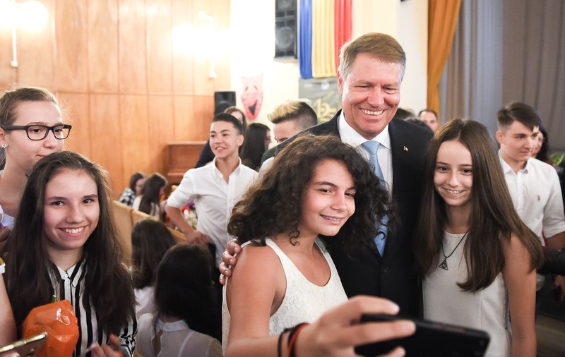 Klaus Iohannis, despre învățământul din România: Educaţia nu se face de una singură şi nu este responsabilitatea exclusivă a şcolii