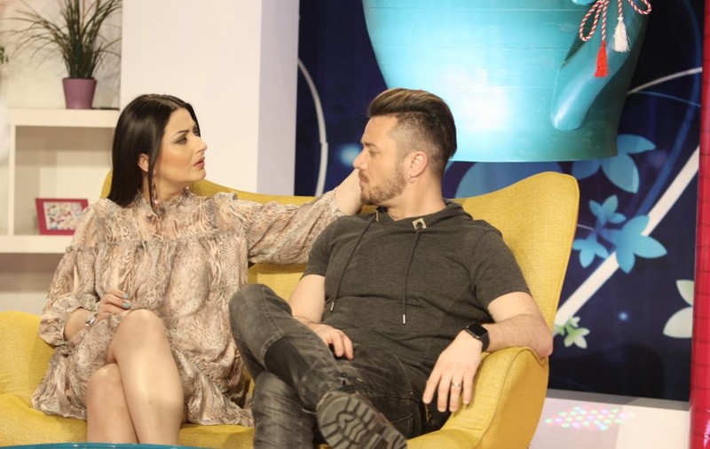 Gabi Cristea și Tavi Clonda se relaxează pe malul lacului Snagov