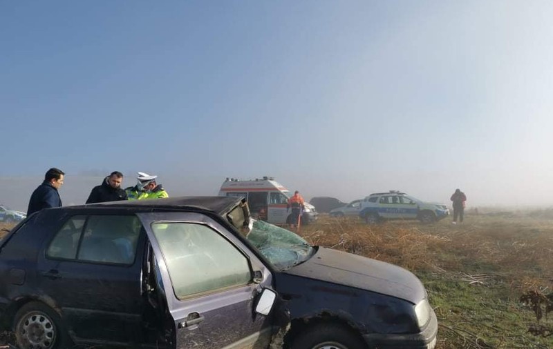 Un adolescent de 17 ani a murit, iar fratele său de 16 ani a fost rănit într-un accident. Victimele, localizate după telefon