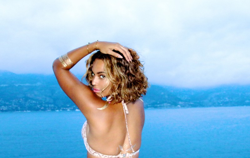 BEYONCE, FOTOGRAFIA CARE A PORNIT SCANDALUL PESTE OCEAN! CUM APARE CÂNTĂREAȚA? FOTO
