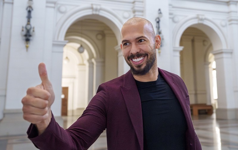 Andrew Tate, o nouă victorie în instanță. Arestul la domiciliu a fost înlocuit cu controlul judiciar