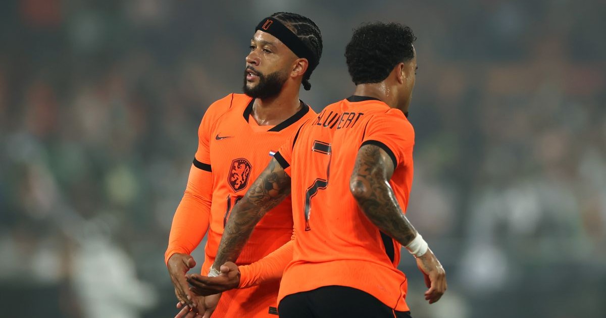 ROTTERDAM, NETHERLANDS - JUNE 03: Justin Kluivert and Memphis Depay of Netherlands speak during the international friendly match between Netherlands and Algeria at De Kuip on June 03, 2026 in Rotterdam, Netherlands. (Photo by Dean Mouhtaropoulos/Getty Images)