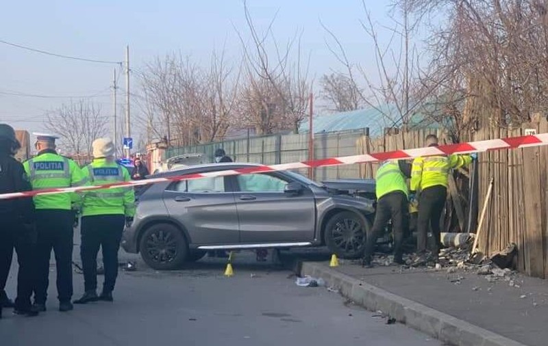 Șoferița cu Mercedes care a omorât o fetiță și o tânără pe trotuar, bătută cu lopata de martori, în București, imediat după accident