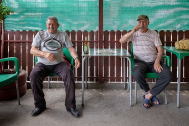 Mulţi dintre alegători sunt rude cu principalii doi candidaţi