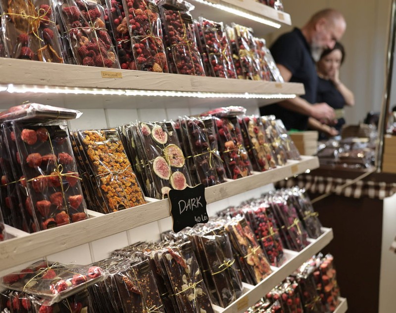 Chocolate Saga 2025: festivalul care sparge toate regulile la Biblioteca Națională. Ciocolată cu vin roșu, parfumuri de lux și praline cu ardei iute