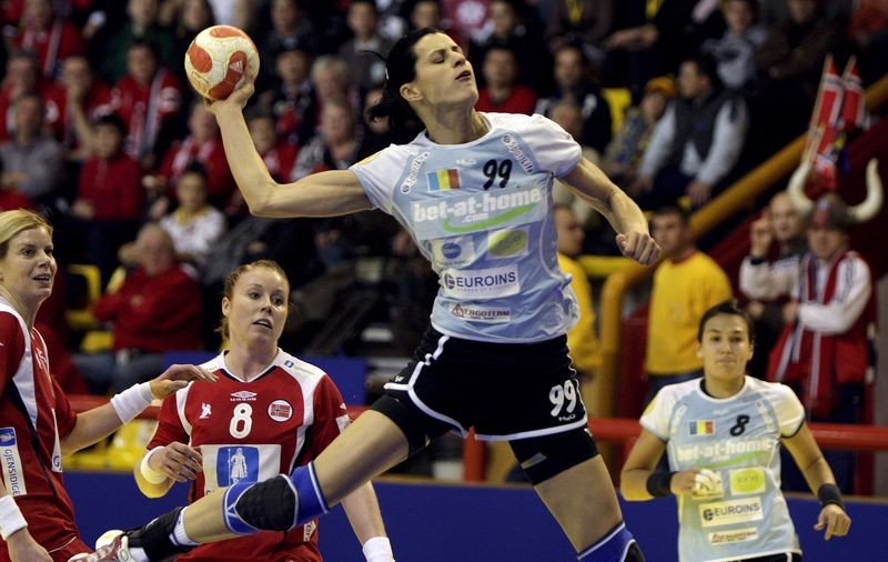 România întâlneşte Croaţia pentru locul 5 la Europenele de handbal