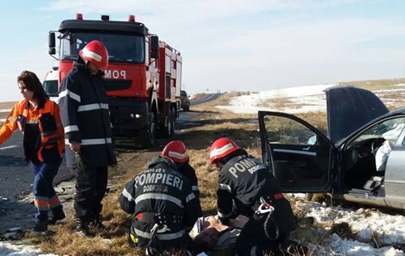 UPDATE: Accident în județul Constanța. Două mașini s-au ciocnit violent | FOTO și VIDEO