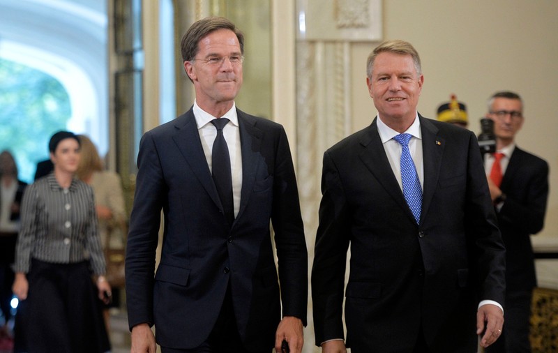Ce a făcut Rutte și nu face Iohannis pentru câștigarea postului de secretar general NATO 