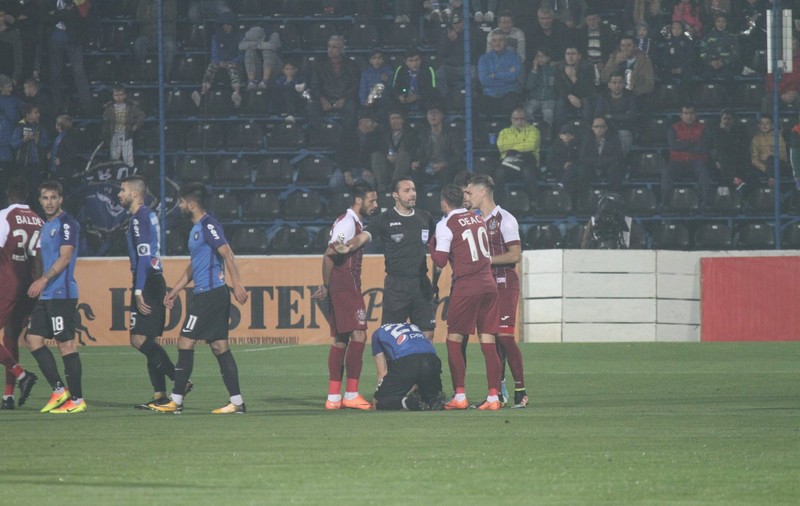 Scandal după Viitorul - CFR Cluj 1-0. Toate reacțiile. ”Mai bine mă bate Hagi decât altul”. Tunurile pe Colțescu