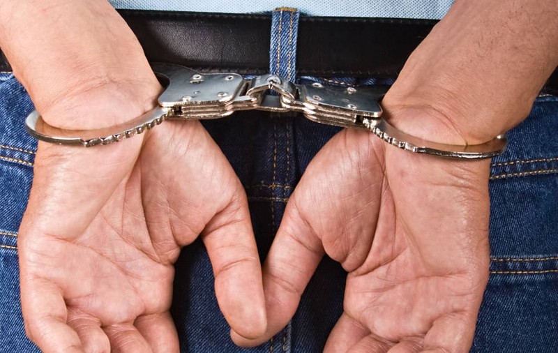ȘOCANT | Pedofil din Suceava, prins în flagrant de jandarmi în timp ce întreținea relații sexuale cu un copil 
