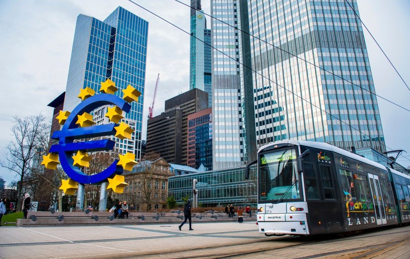 Prețurile gazelor scad, inflația se diminuează. Poate zona euro să scape de o recesiune? Răspunsul experților economici