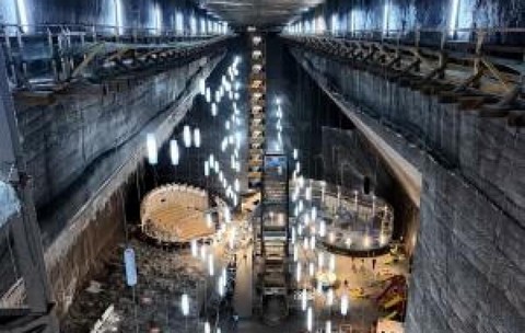 Unul dintre cele mai vizitate obiective din ţară se extinde: cinematograf la 115 metri adâncime