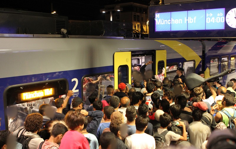 Budapesta, sub asediu. Fanii români care vor să vină cu trenul în Ungaria au probleme