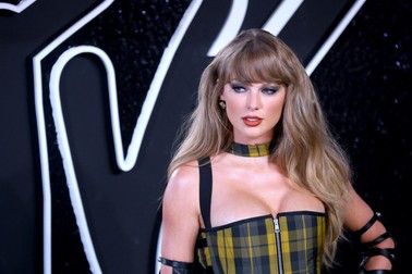 Taylor Swift attends the 2024 VMA MTV red carpet in Elmont, NY, USA on September 11, 2024. Photo by Charles Guerin/ABACAPRESS.COM