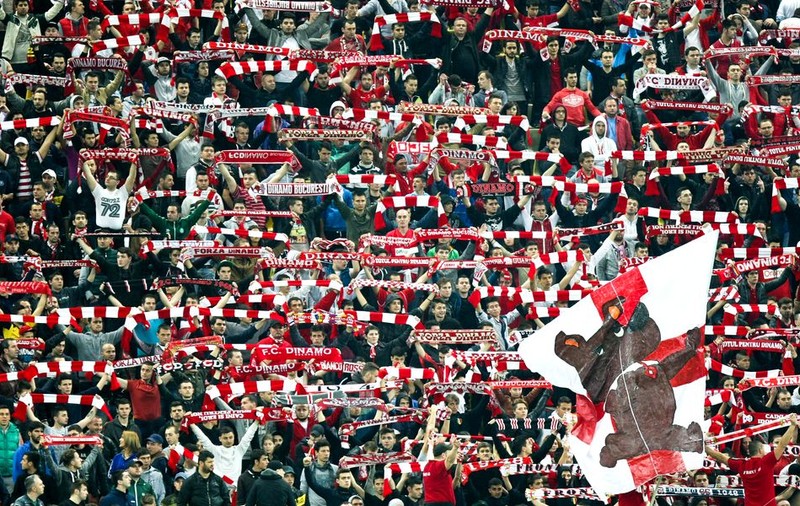 Suporterii de la Dinamo se războiesc între ei. ”E fără noimă ce au făcut. E uz de fals”