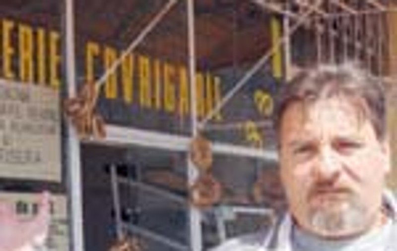 Barbatii au interzis la tejgheaua magazinelor