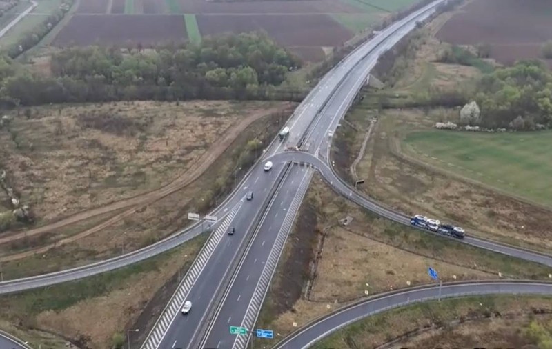 Tronsonul fantomă de 4 km de pe Autostrada A1, închis de 9 ani, va fi inaugurat odată cu tunelurile pentru urși