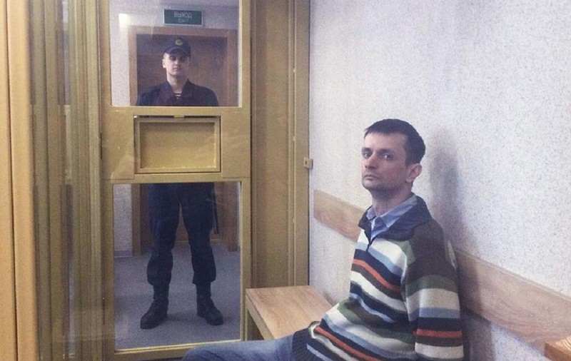 Un jurnalist de la Komsomolskaya Pravda din Belarus a fost condamnat la 3 ani de închisoare pentru un articol care a stat 7 minute pe site și apoi a fost șters
