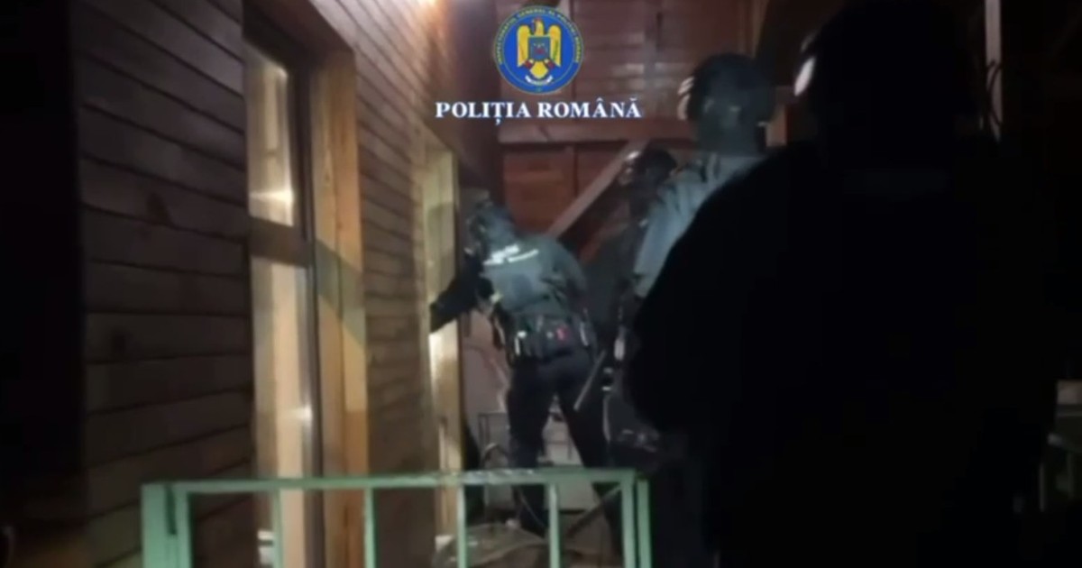 Percheziții cu „mascații” la medicul Cristian Andrei, acuzat că a agresat sexual foste cliente