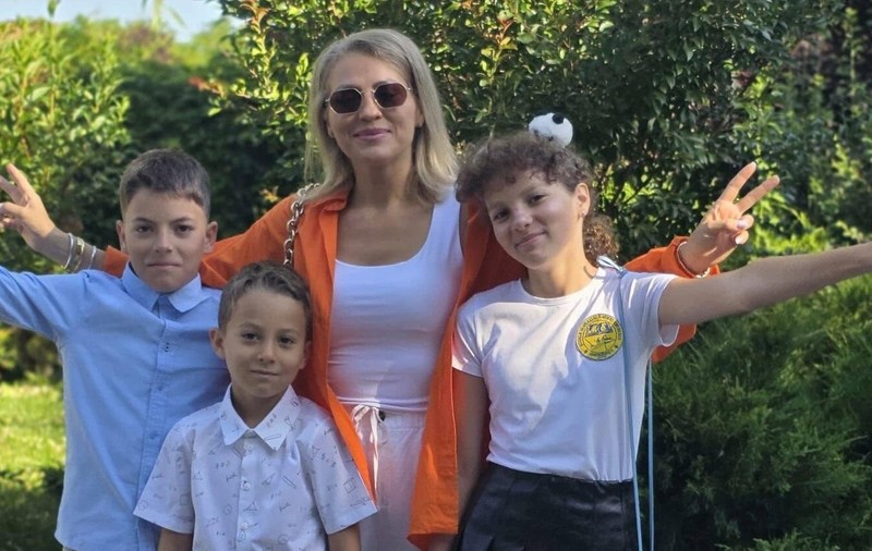 Mirela Vaida si copiii ei