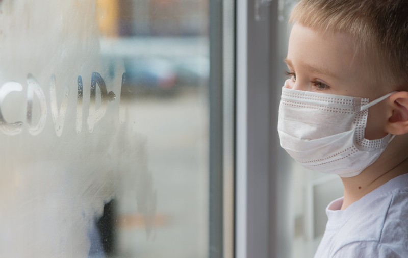 SUA se confruntă cu o creștere a internărilor copiilor infectați cu coronavirus care nu pot fi încă vaccinați